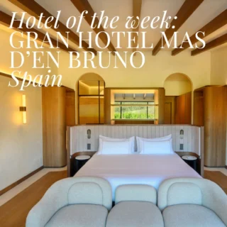 Gran Hotel Mas d'en Bruno: la escapada perfecta para padres en la región vinícola de España
Padres, sabemos que necesitan un descanso. Y hemos encontrado la escapada de lujo definitiva que combina relajación, rejuvenecimiento y la dosis justa de placer: Gran Hotel Mas d'en Bruno en el corazón de la región vinícola de Cataluña, España. Inaugurado en mayo de 2023, este elegante refugio boutique es su boleto a una escapada con estilo y sin estrés que promete privacidad, lujo y una copa de buen vino en la mano en todo momento.

Situado en el Priorat, una de las regiones vinícolas más famosas de España, este es el primer hotel de lujo que adorna la zona, lo que hace que sea más fácil que nunca degustar algunos de los mejores vinos de España sin mover un dedo (bueno, ¡aparte de sostener la copa!). Tanto si busca escapar del ajetreo diario como si simplemente necesita un momento de pura felicidad, este hotel es un remanso de serenidad. @masdenbrunohotel